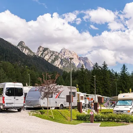 Camping Al Plan Dolomites 캠프장 *