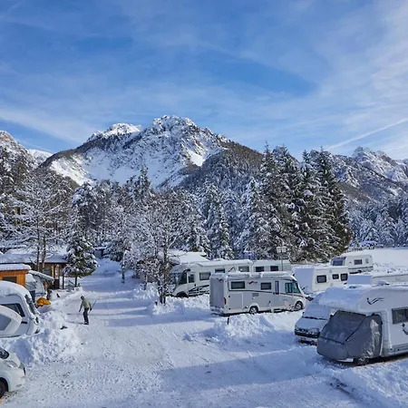 Camping Al Plan Dolomites 캠프장