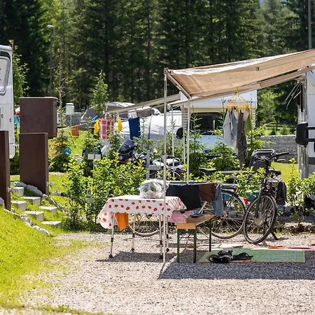 Camping Al Plan Dolomites 캠프장
